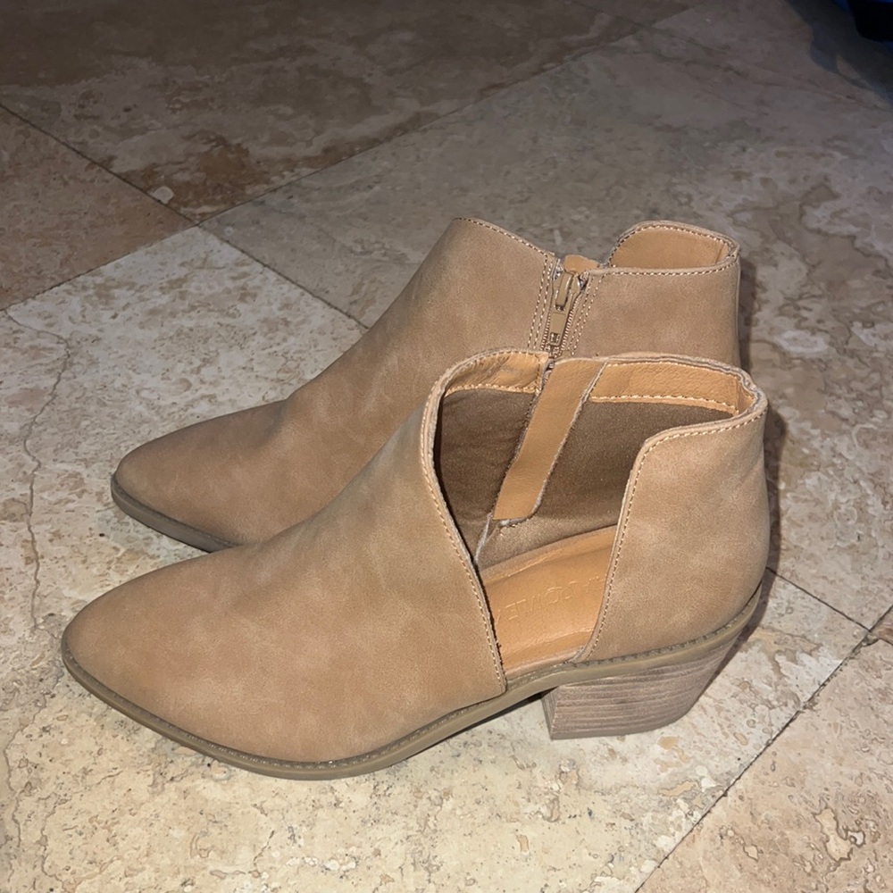 Cynthia Rowley Beige Ankle Boots